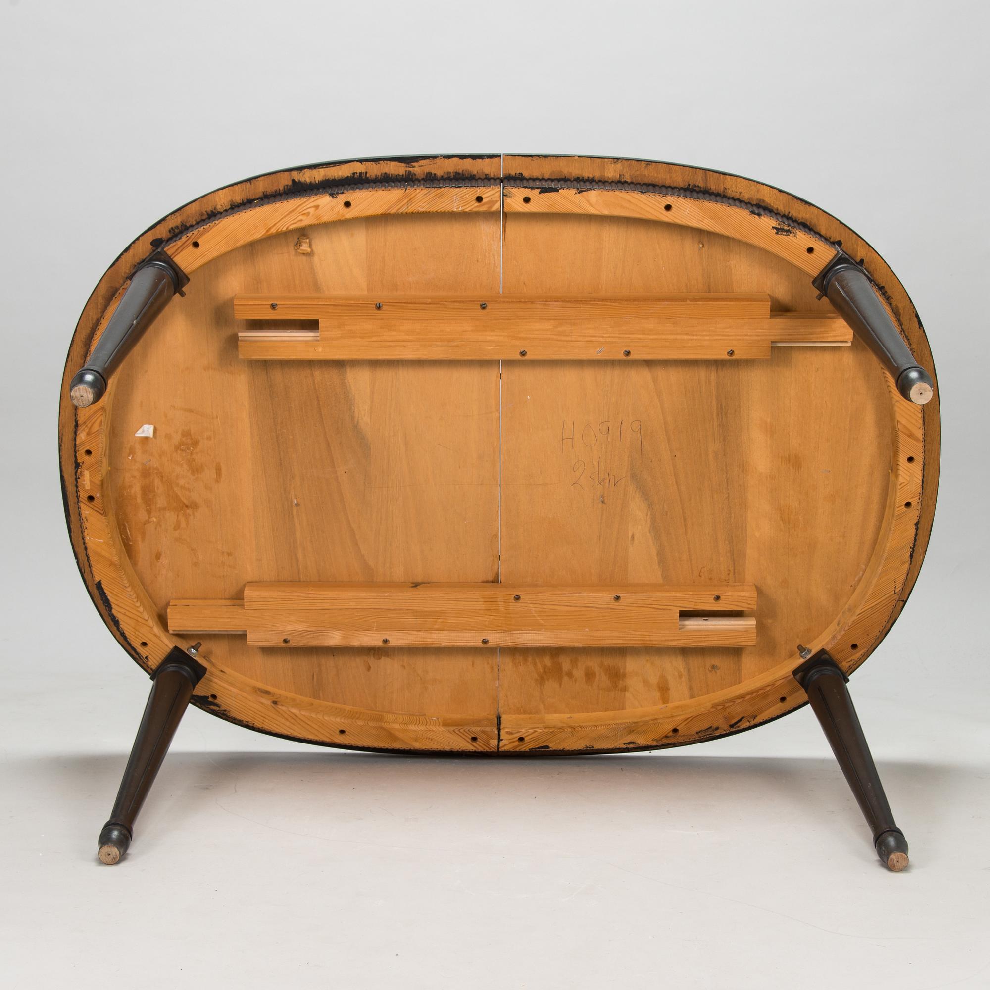 Matbord, gustaviansk stil, 1900-talets andra hälft.