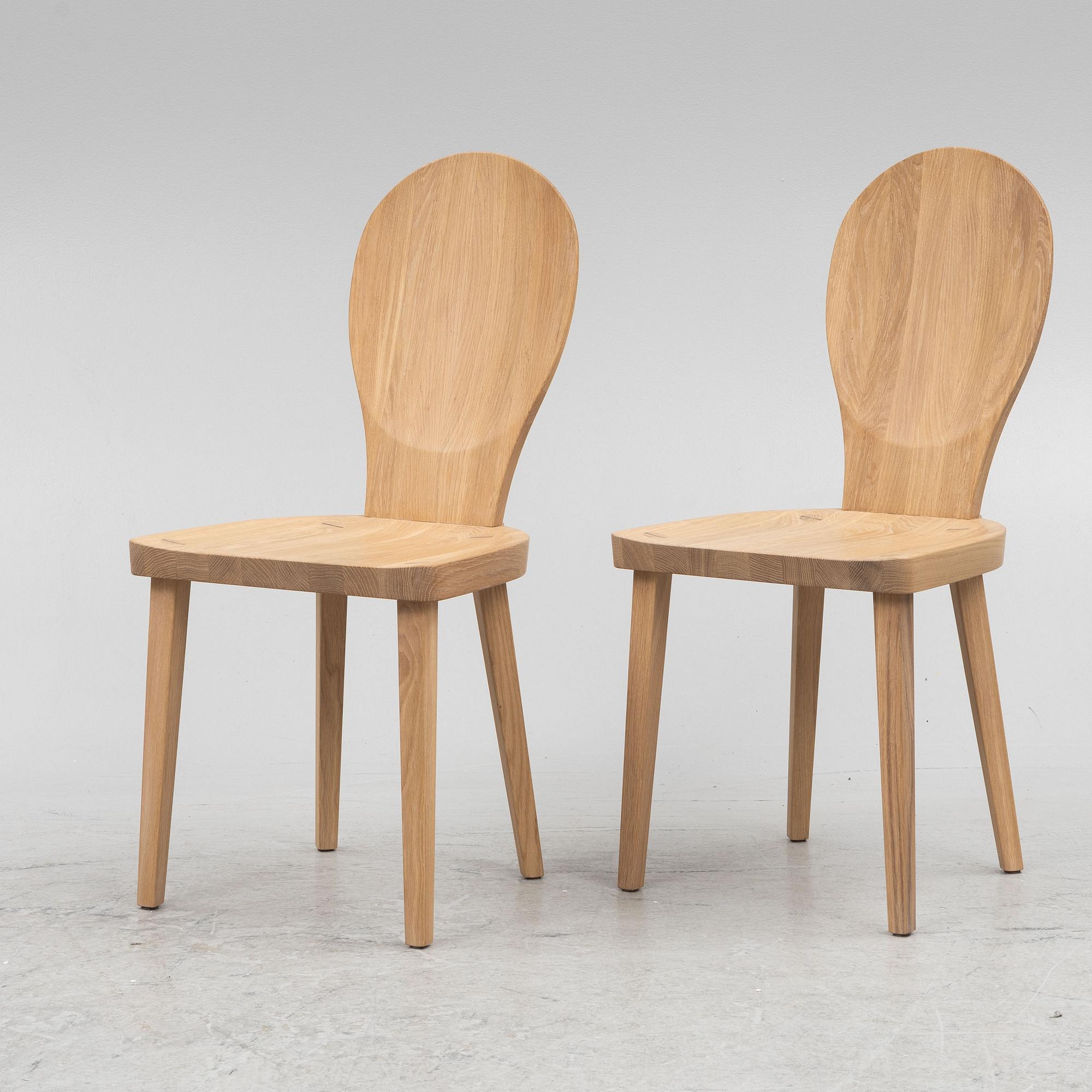 Carl Malmsten, stolar, ett par, "Skedblad", Tre Sekel, 2000-tal.