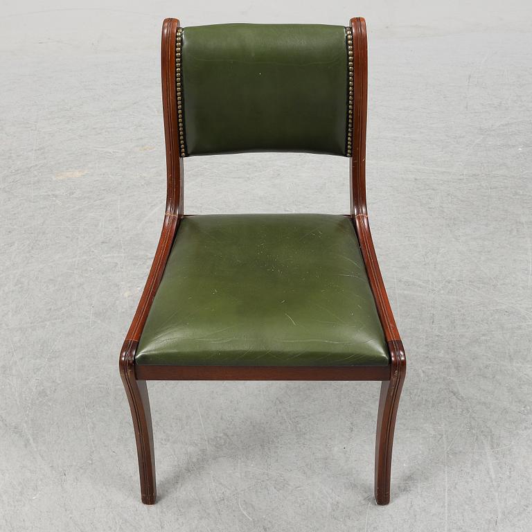 SKRIVBORD OCH STOL, England, 1900-talets slut.