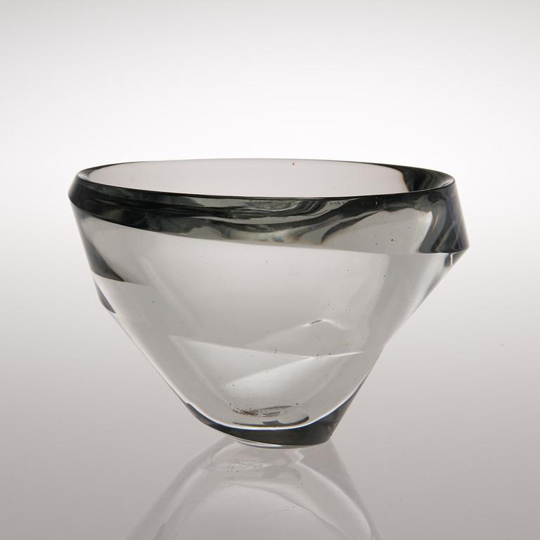 A "Kierre" ("whirl") bowl, model 3276/3876, signed Tapio Wirkkala, Iittala. Mid 1950s.