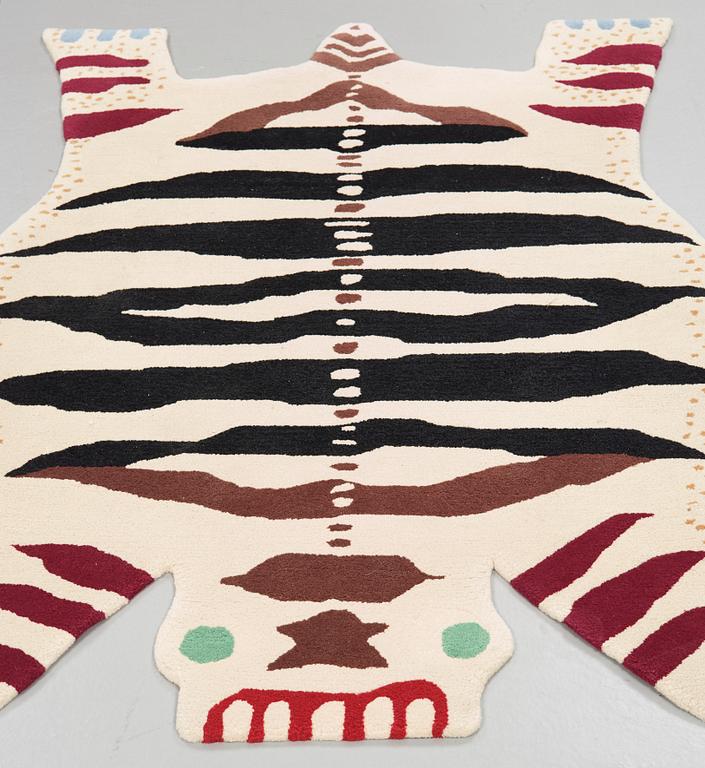 Josef Frank, A CARPET. "Odjursmattan" also known as "Matta nr 7". Handtufted. 181,5 x 123,5 cm. Designed by Josef Frank for Svenskt.