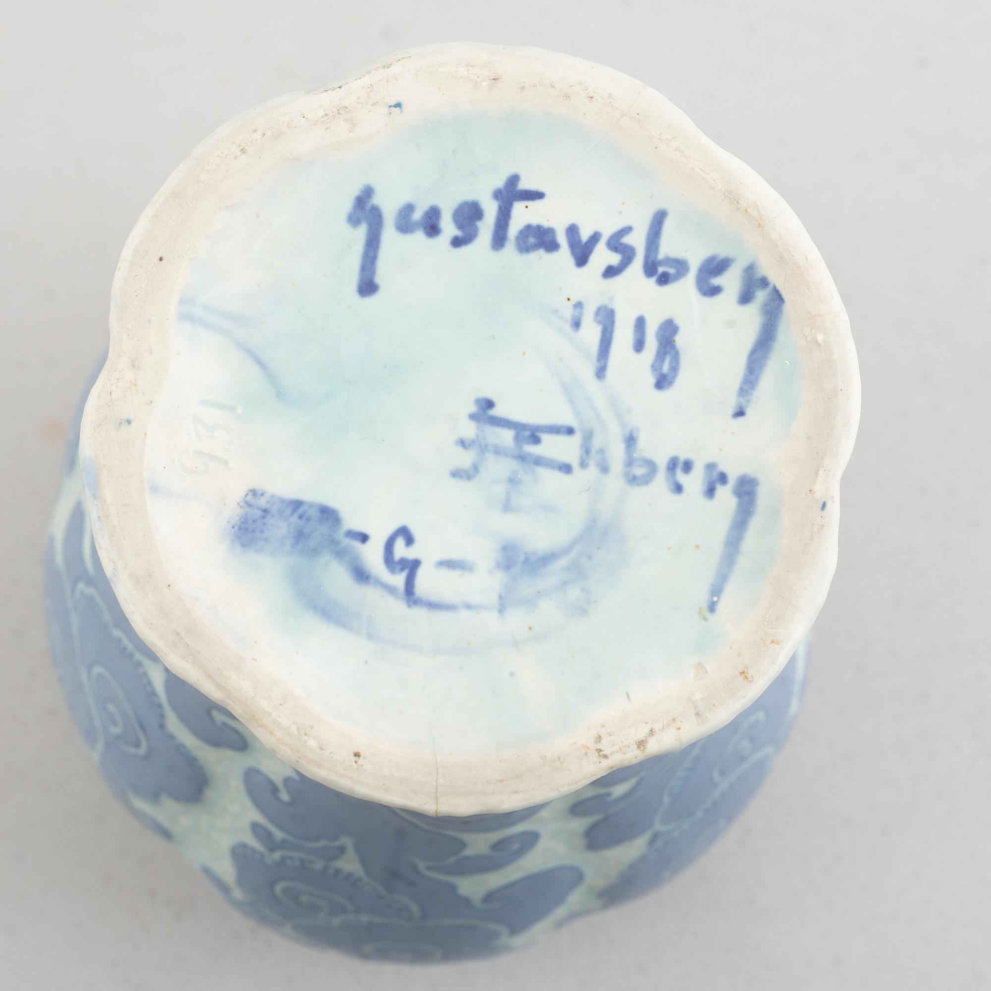 Josef Ekberg, a 'Sgrafitto' creamware urn with cover, Gustavsberg 1918.