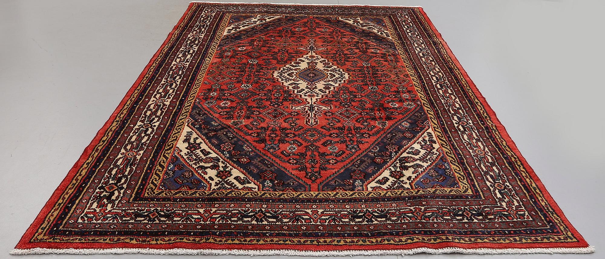MATTA, Hamadan, ca 300 x 205 cm.
