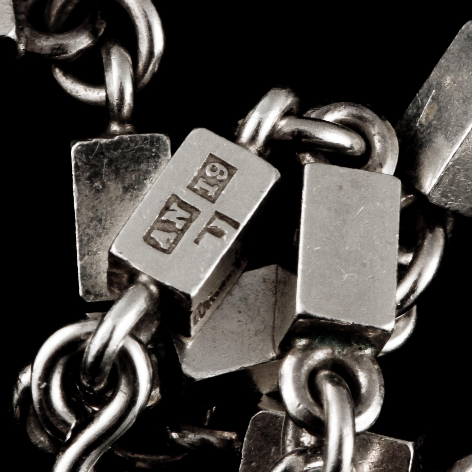 COLLIER, sterling silver, Wiwen Nilsson, Lund, 1959. Vikt 22 g.