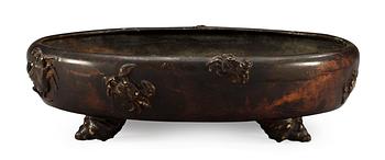 267. NARCISSKÅL/RÖKELSEKAR, brunpat brons. Sen Qing (1644-1912).