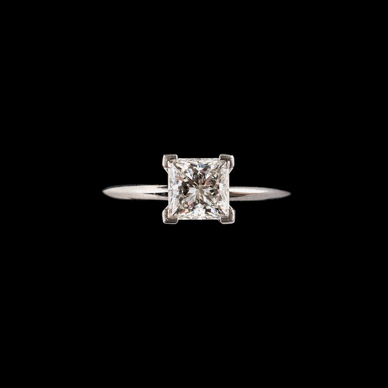 A RING, princess cut diamond 1.14 ct. G/vvs1, platinum. Tiffany 2011. Size 15,5, weight 4,4 g.