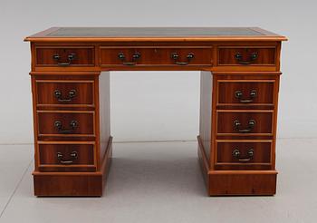 SKRIVBORD, England, 1900-talets andra hälft.