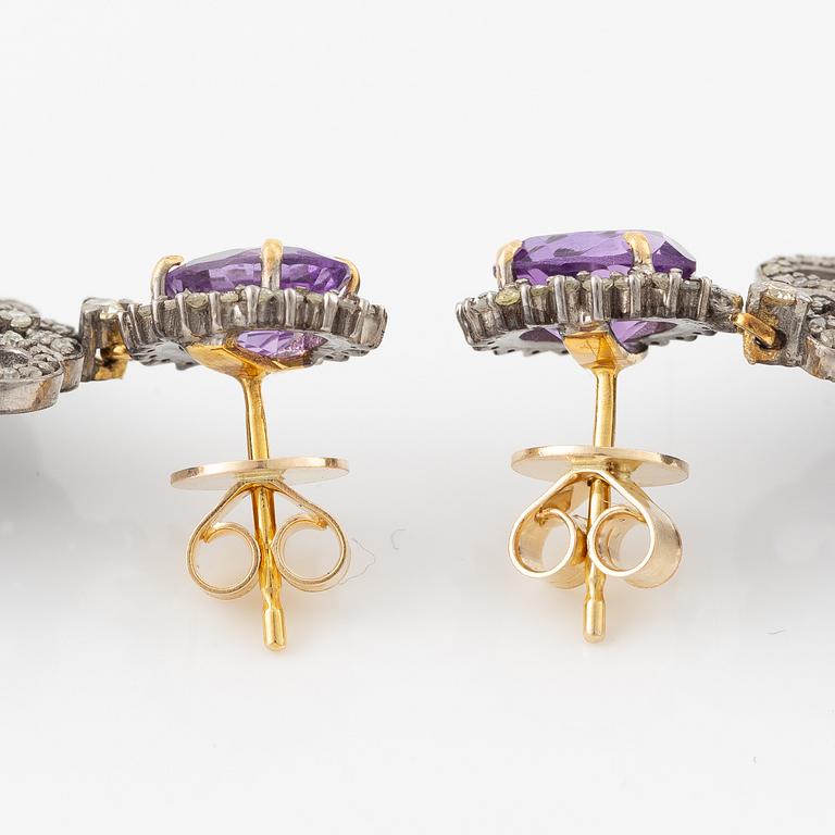 Earrings, girandole model with amethysts and multi-coloured diamonds.