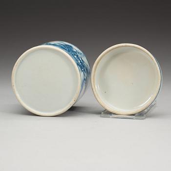 A blue and white jar with cover, Qing dynasty, Qianlong (1736-95).