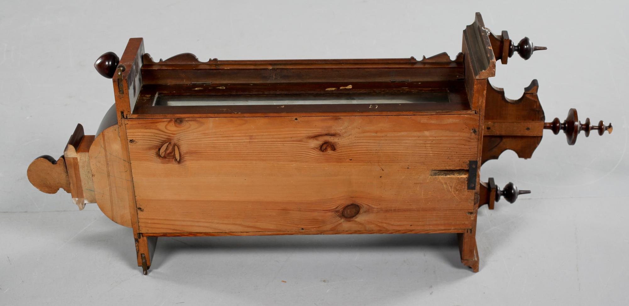 VÄGGPENDYL, nyrenässans, 1800-talets slut.