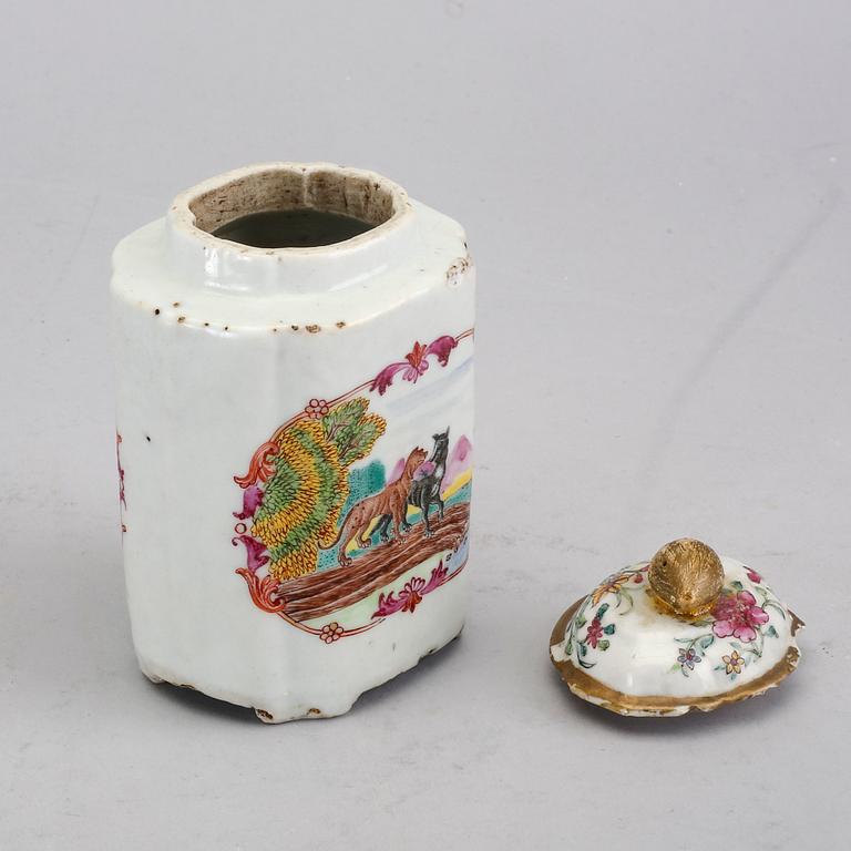 A Chinese Qianlong famille rose porcelain tea caddy.