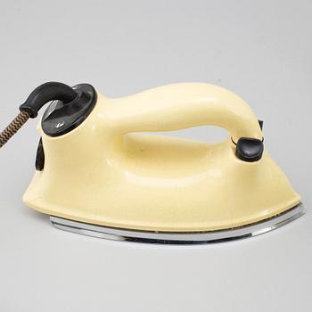 STRYKJÄRN, 2 st, 1940-tal.