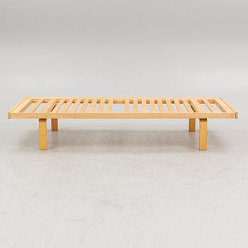 Alvar Aalto, daybed/bed, model 710, Artek, Finland.