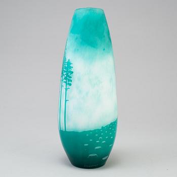 A Sissi Westerberg overlay glass vase, Reijmyre 2017.