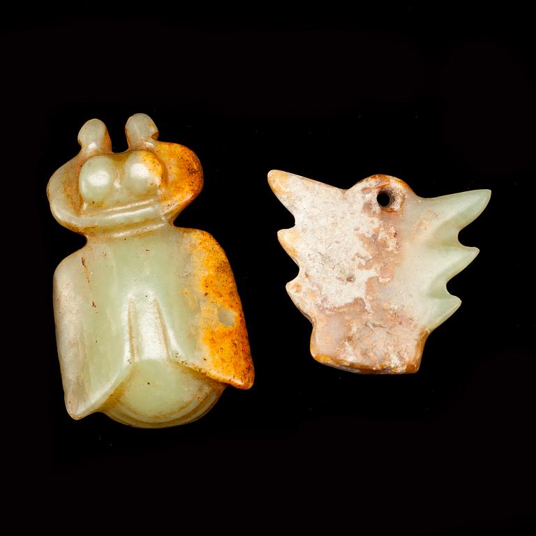 AMULETTER, 2 st, nefrit, Kina, 1900-tal.
