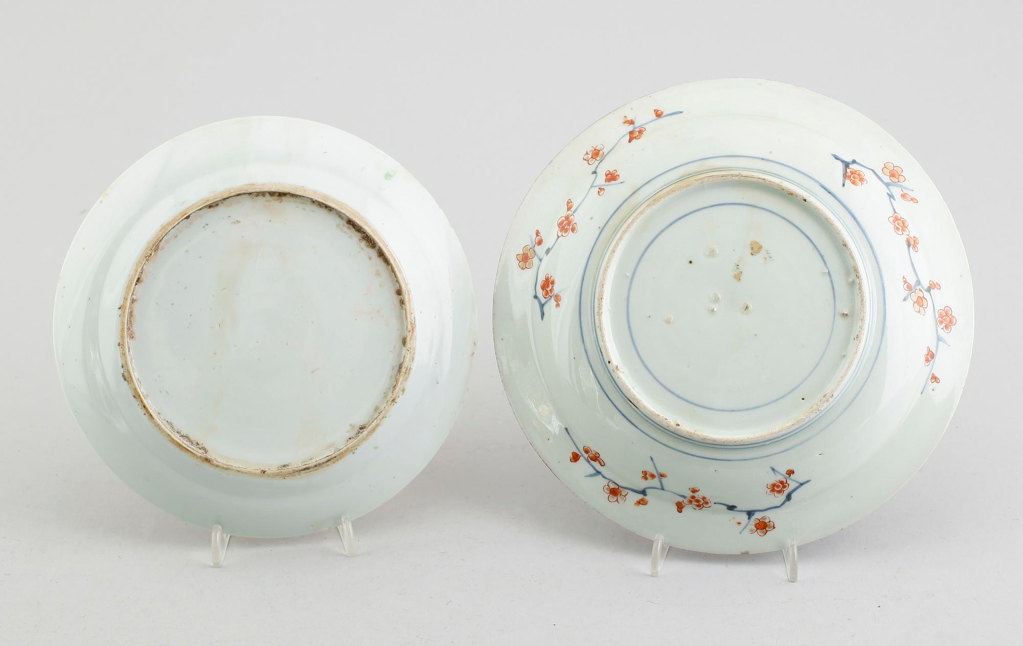 TALLRIKAR, 2 st, porslin, KIna, 1700-/1800-tal.