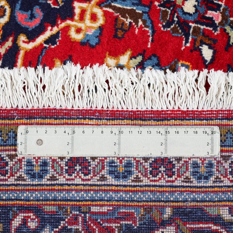 A Keshan rug, 300 x 200 cm.