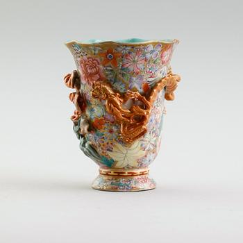 VAS, porslin, Kina, 1800-/1900-tal.