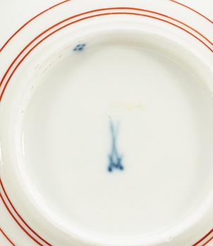 KOPP med FAT, porslin. Meissen, ca 1735.