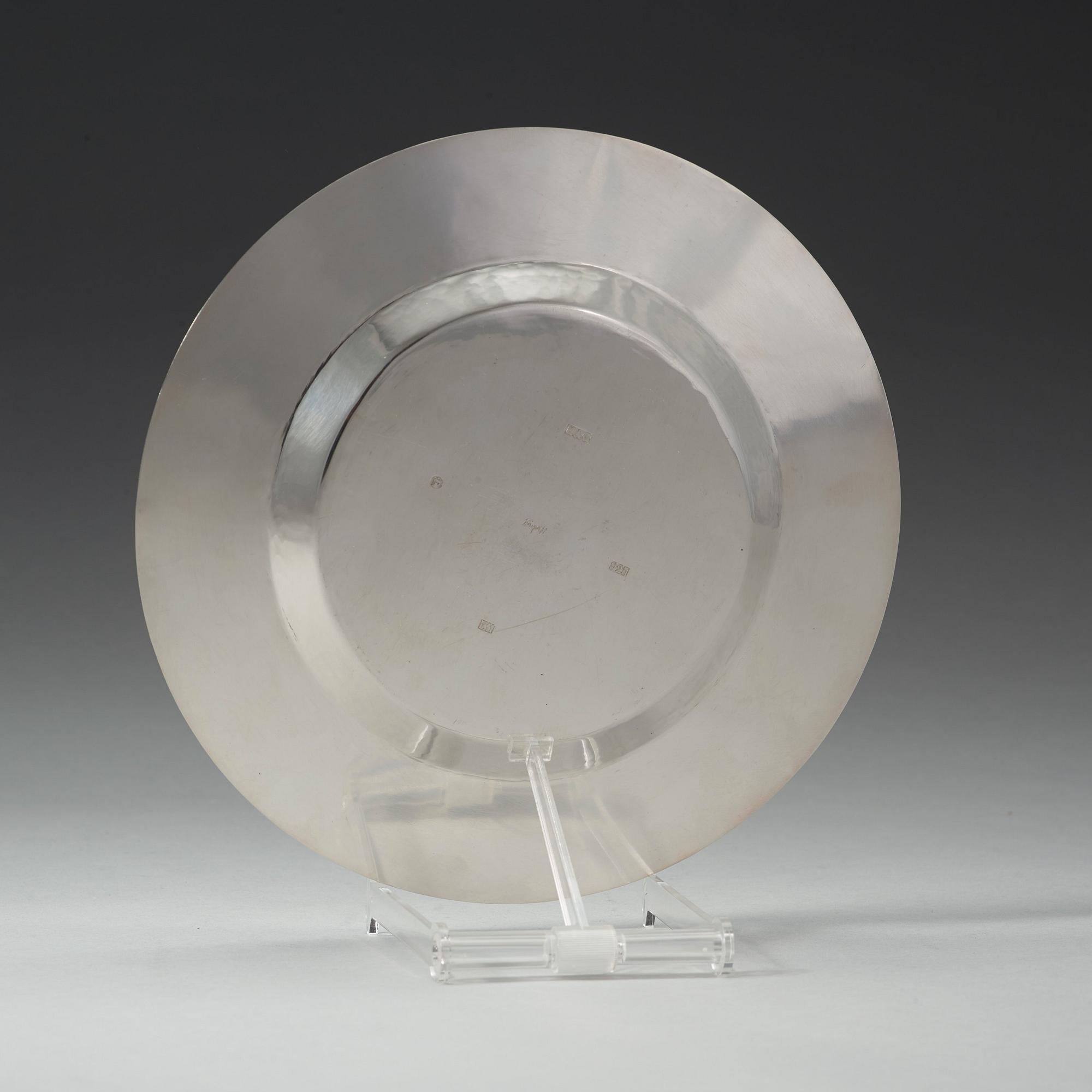 Birger Haglund, a sterling dish, Stockholm 2003.