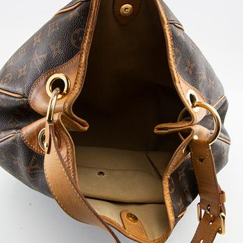 Louis Vuitton,