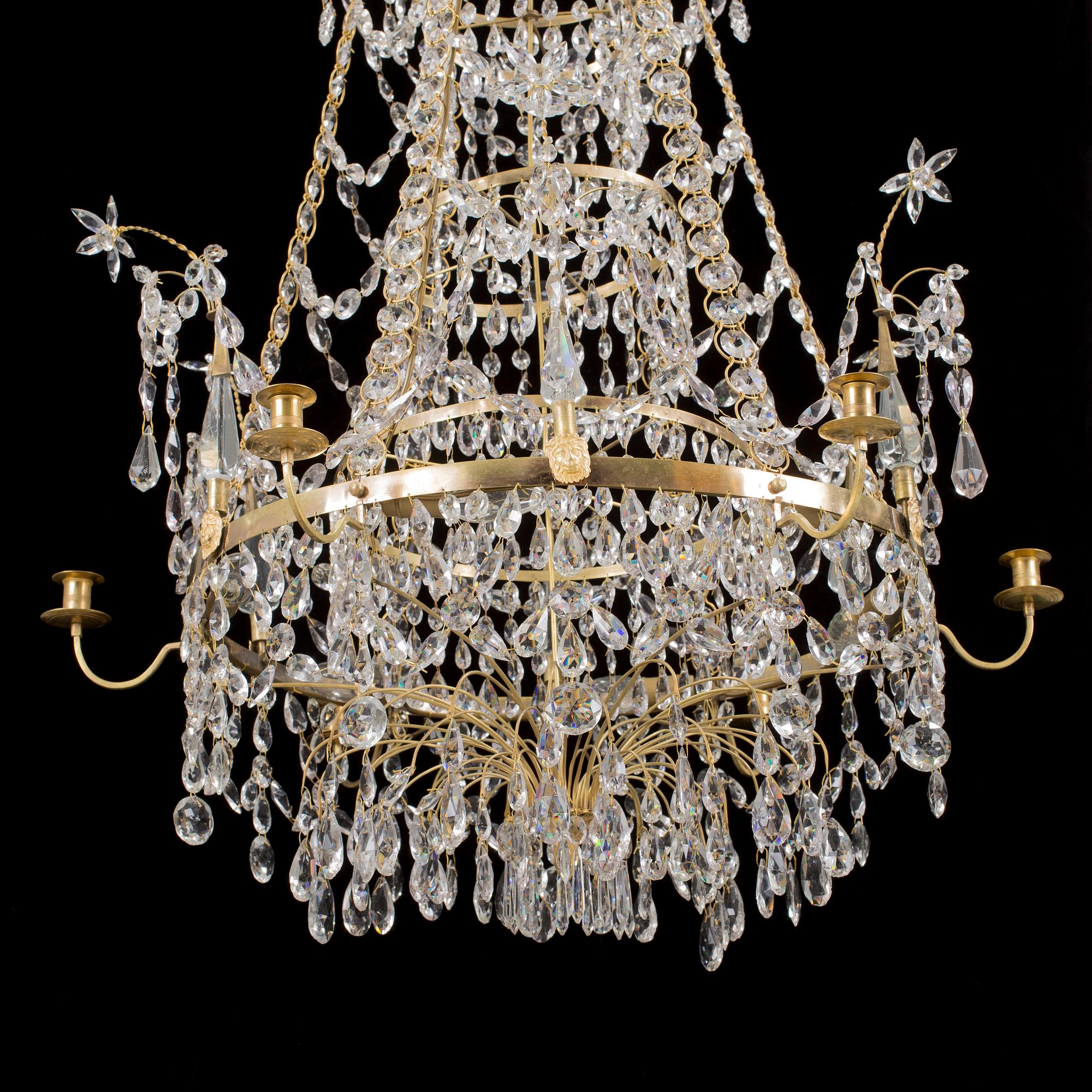LJUSKRONA, gustaviansk stil (äldre prismor), 1900-tal. Höjd ca 113 cm.