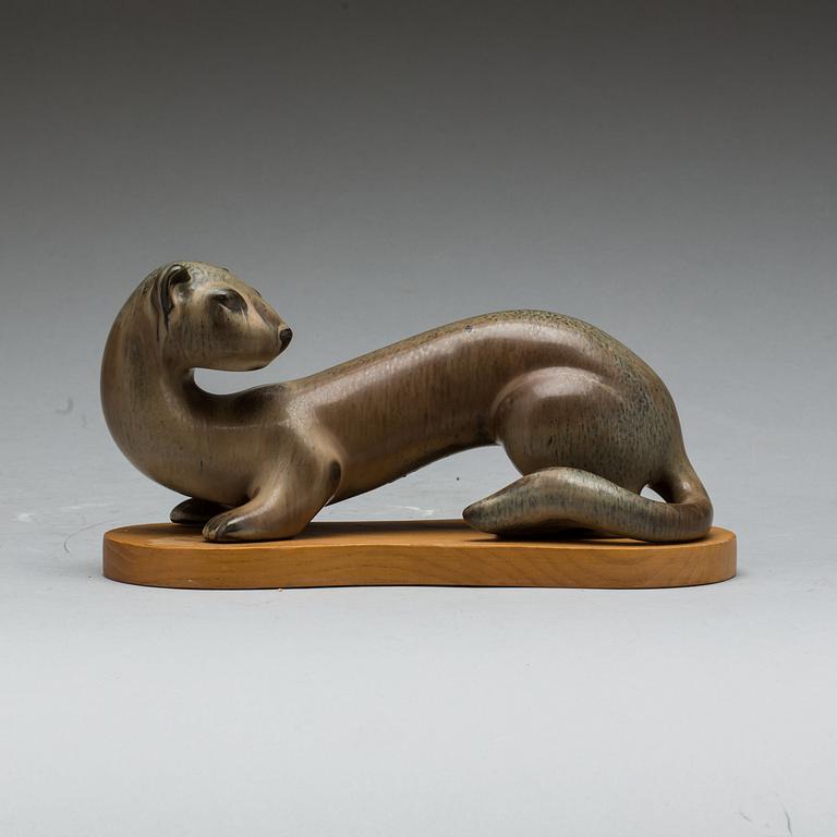 FIGURIN, stengods. Gunnar Nylund, Rörstrand, signerad.