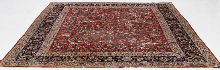 An antique central Persian carpet, c. 307 x 233 cm,