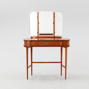 A mohagny veneered dressing table, mid 20th Century.