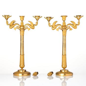 Kandelabrar, ett par, för tre ljus, Stockholmsarbeten, 1800-talets början, Empire.