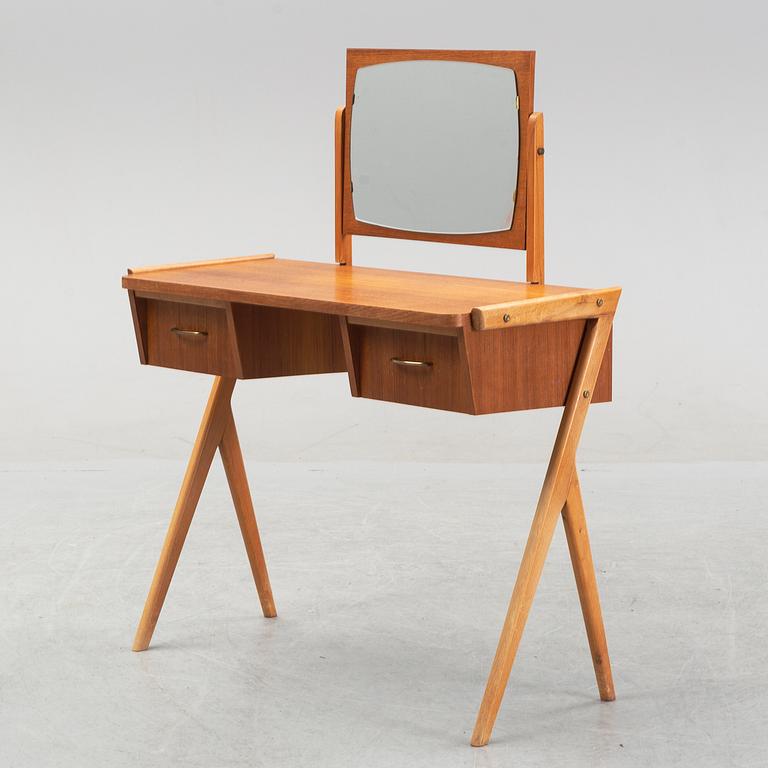 A teak dressing table, Scandinavia, 1950/60s.