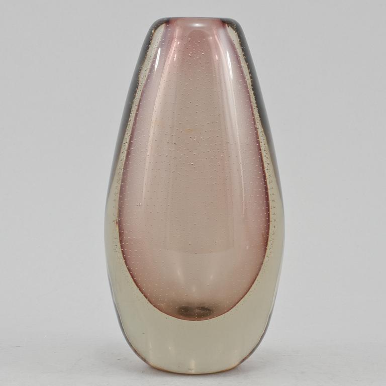VAS, glas, Gunnel Nyman, signerad och daterad 1947.
