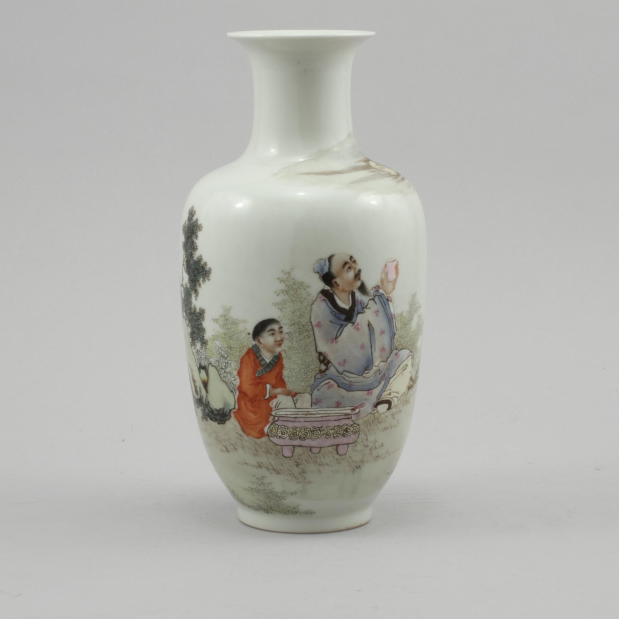VAS, porslin, Kina, 1900-tal.