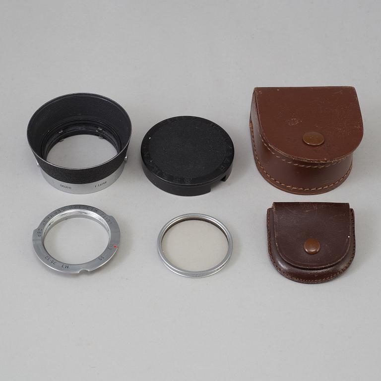 A chrome body Leica M4 no 1208039 from Wetzlar 1968. With Summilux 1:1.4/50.