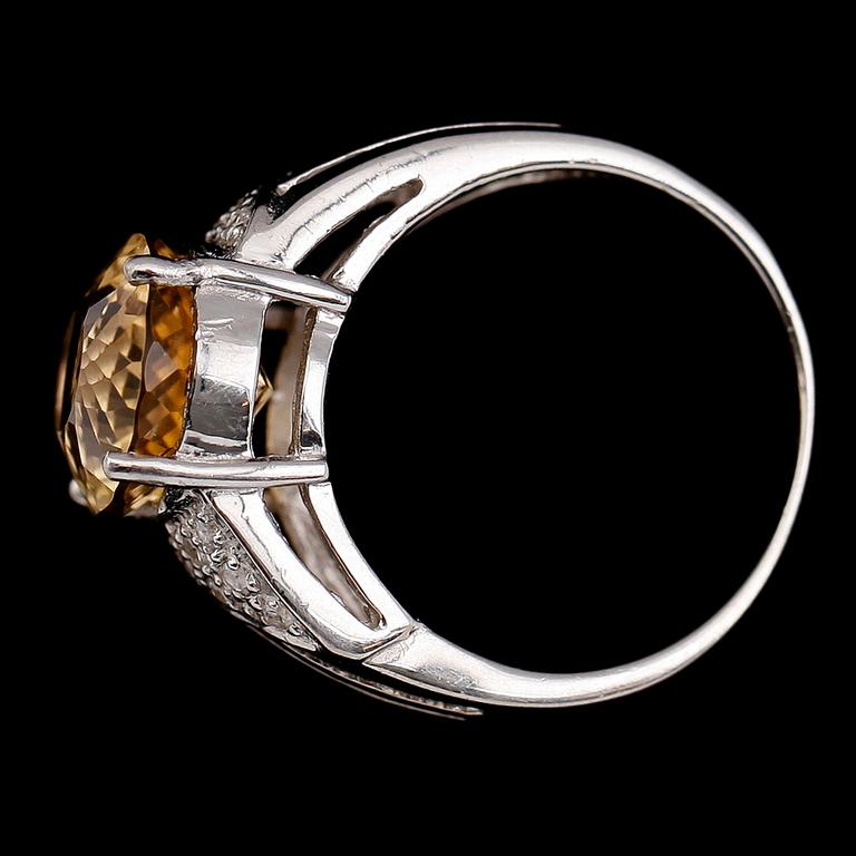 RING, silver, citrin samt vita safirer.