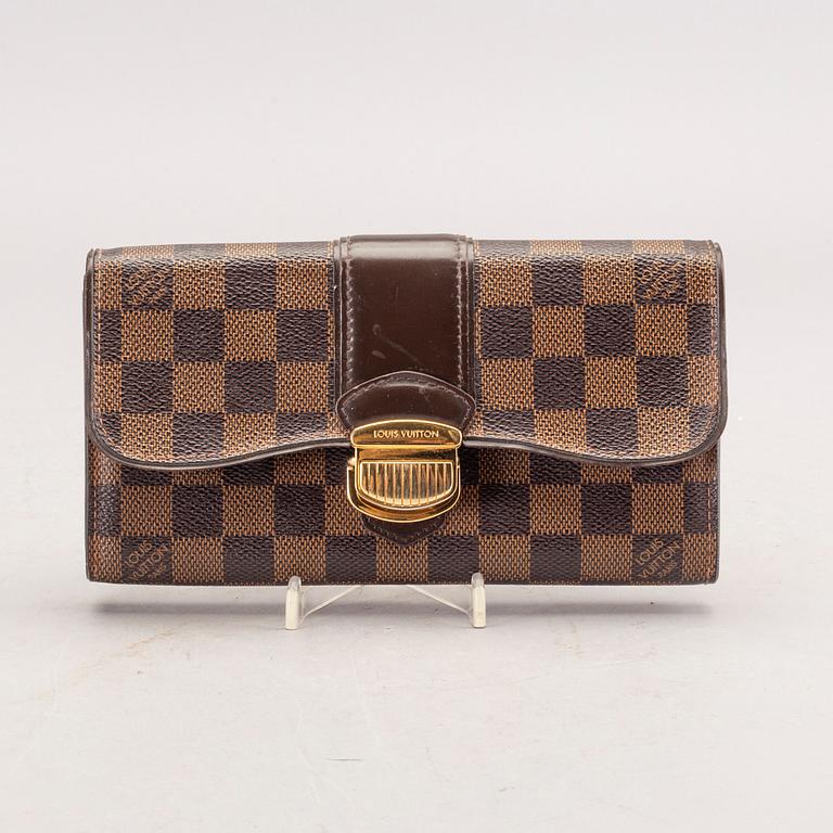 Louis Vuitton, wallet.