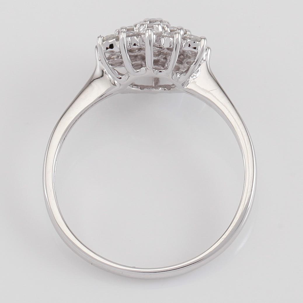 RING, 18K vitguld och diamanter tot ca 0.61 ct.