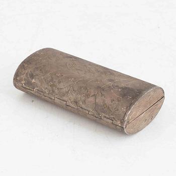 Powder box and cigarette case, silver, including Finland 1912.