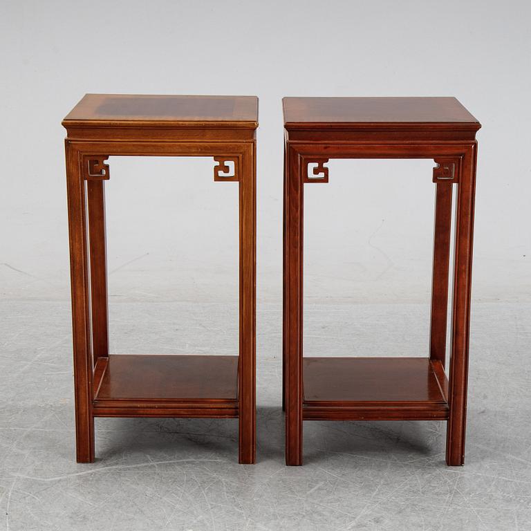 A pair of mahogany side tables, 20th Century.