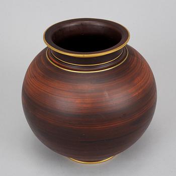 Gunnar Nylund, a stoneware 'Flambé' vase, Rörstrand, Lidköping 1930s.
