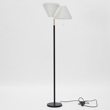 Alvar Aalto, a model A810 floor lamp,  Valaisinpaja Oy, Finland, 1900-talets slut.