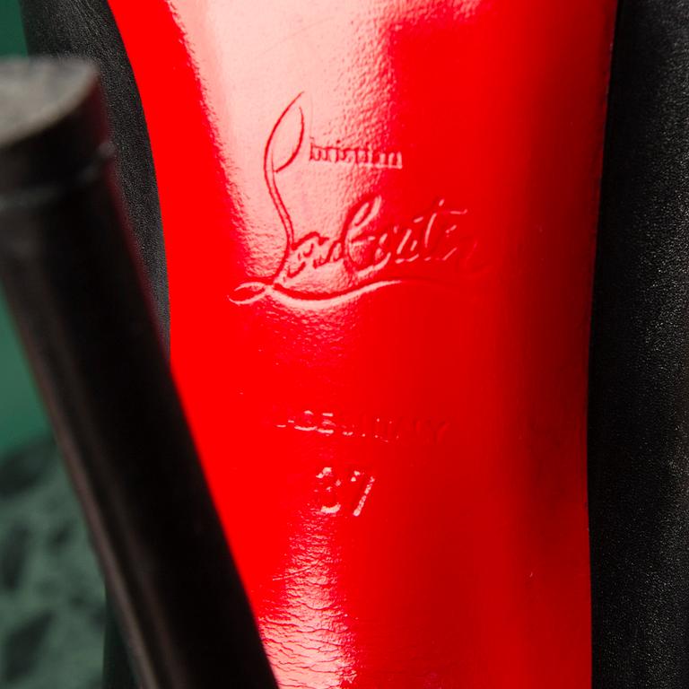 SKOR, CHRISTIAN LOUBOUTIN,  storlek 37.