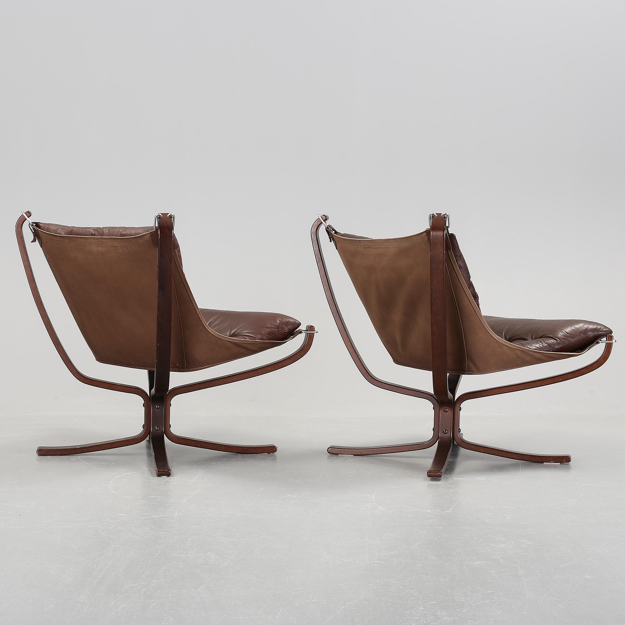 FÅTÖLJER, ett par, "The Falcon Chair", Sigurd Ressell, Vatne Möbler, Norge, 1900-talets andra hälft.