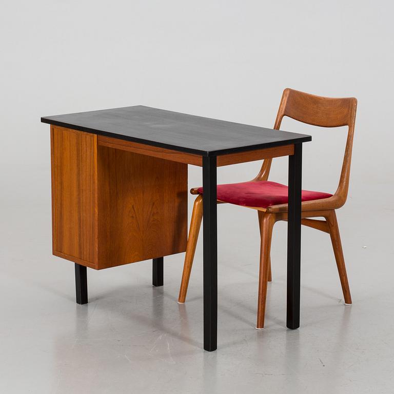STOL Design Alfred Christensen för Slagelse mobelvaerk, Danmark, modell 370, etikettmärkt, teak samt skrivbord 1960-tal.