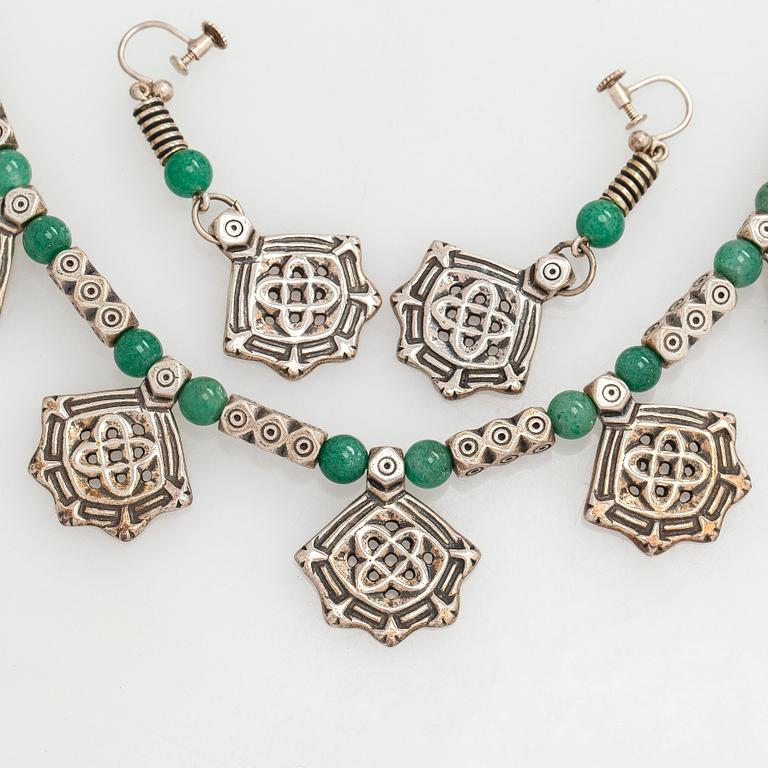 Kalevala Koru, collier och örhängen "Kanteletar"  silver, aventurin kvarts. Kalevala Koru, Helsingfors 1990.