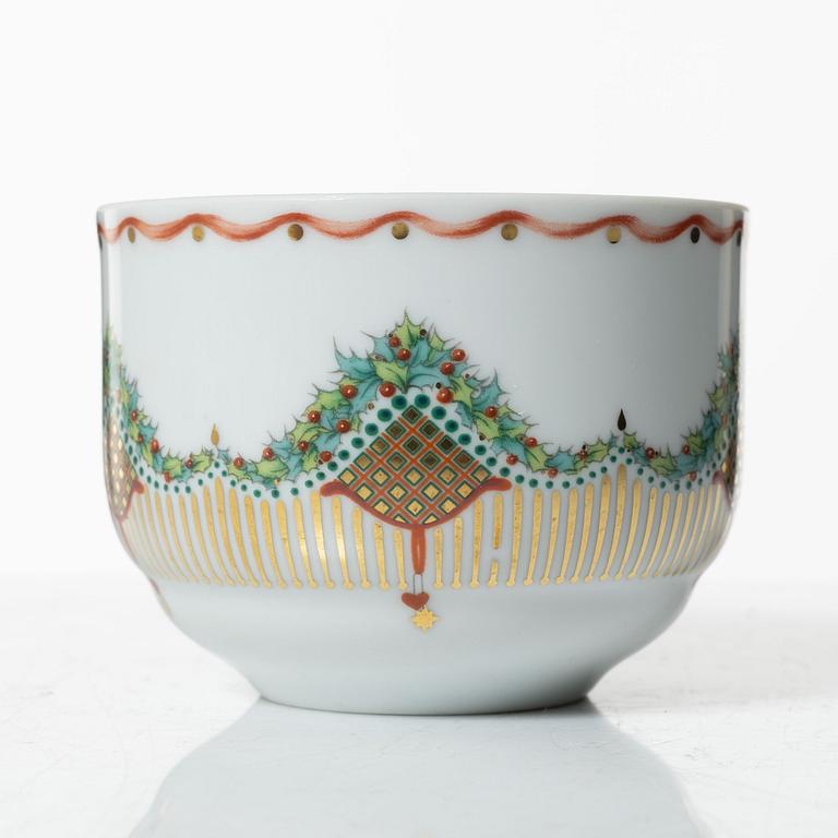 Royal Copenhagen, a porcelain dinner service, "Christmas Joy" (68 pieces).