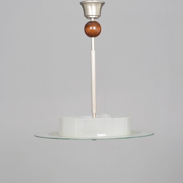 TAKLAMPA, 1900-talets första hälft, höjd ca 55 cm.