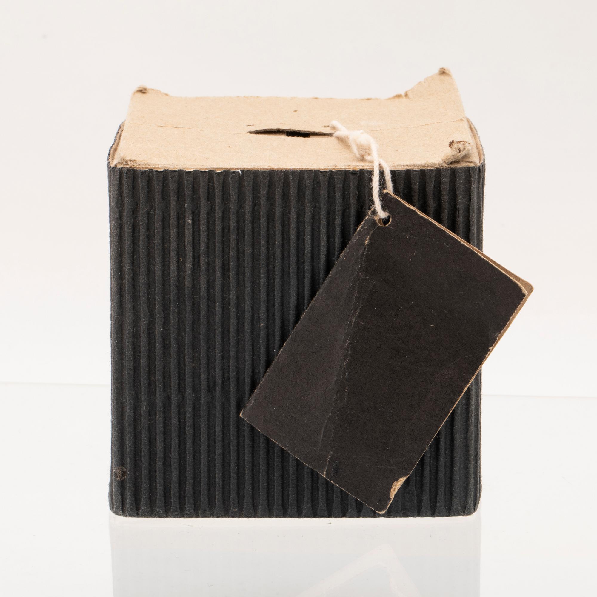 Frøydis Adele Knapstad, armband av silver med cabochonslipade akvamariner, odlade pärlor samt bärnstenarm, Bornholm.