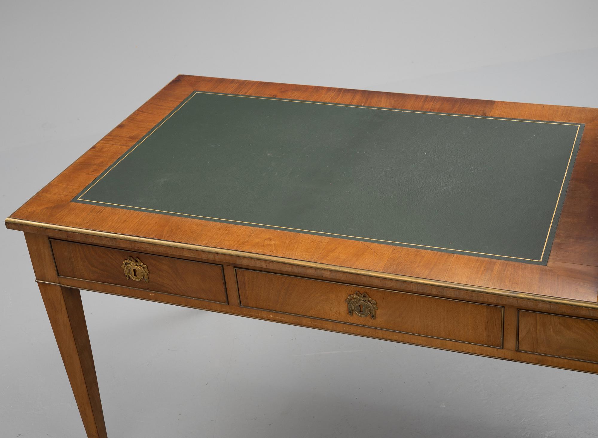 Skrivbord med uppsats, 1800-tal, Sengustaviansk stil,