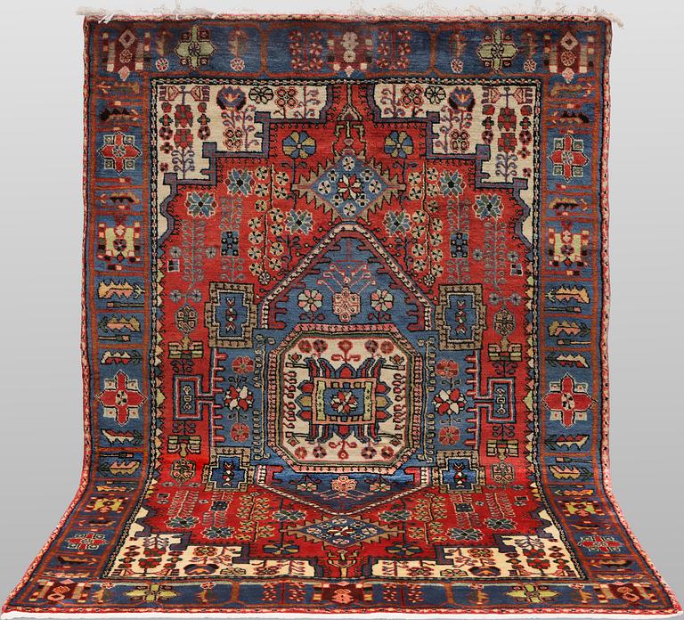 A Nahavand carpet, 202 x 130 cm.